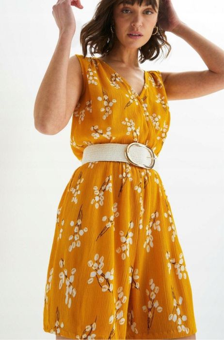 Krótki kombinezon w kwiaty 42