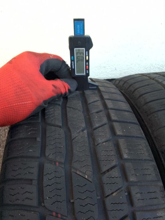 4 opony zimowe Continental 205/60R16, bieżnik 7/6mm.