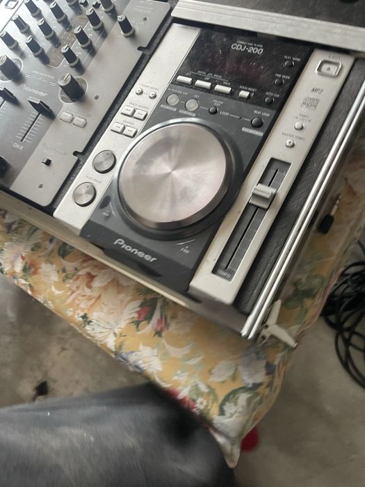 Zestaw DJ Pioneer – 2× CDJ-200 + DJM-250 + case