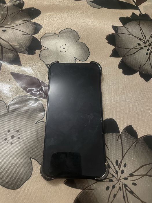 Минималистичный ехол для iPhone 15 Pro Max