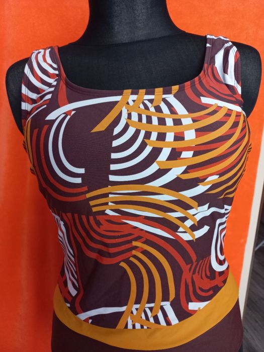 Kostium jednoczesciowy  roz .46