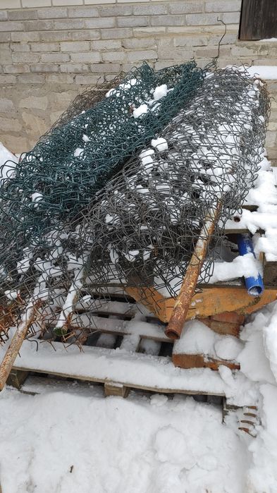 Siatka ogrodzeniowa plus słupki rurki stalowe