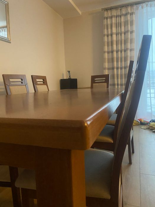 Stół dębowy z krzesłami do jadalni