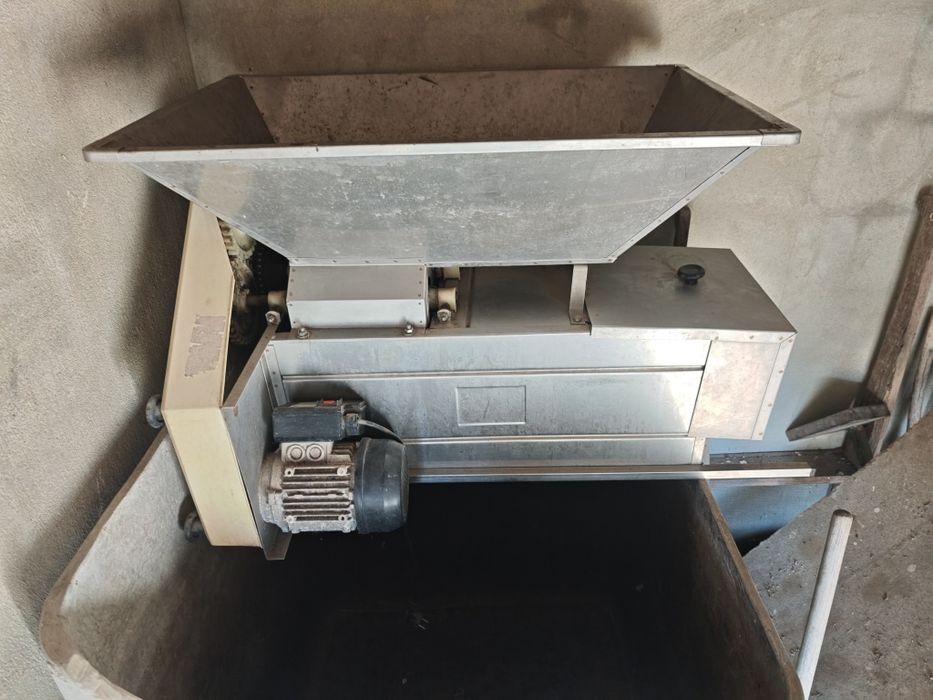 Triturador desengaçador de uvas