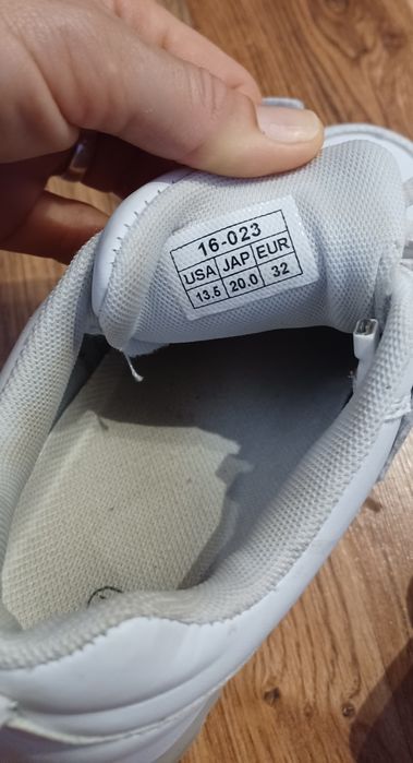 Buty z rolkami rozm. 32