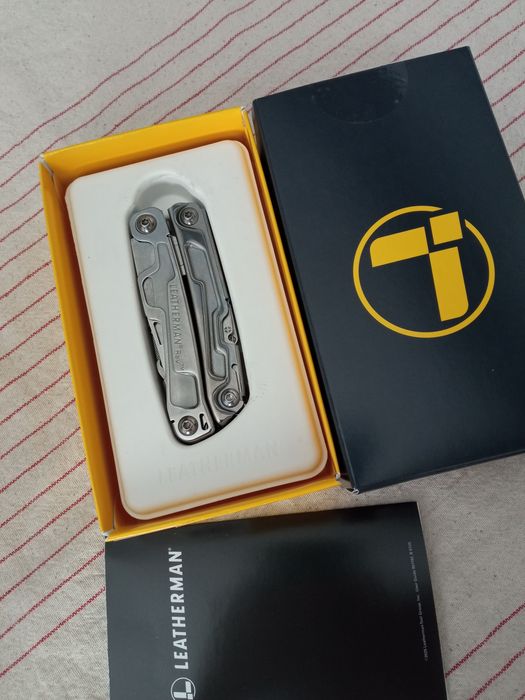 Leatherman Rev multitool nowy w kartoniku