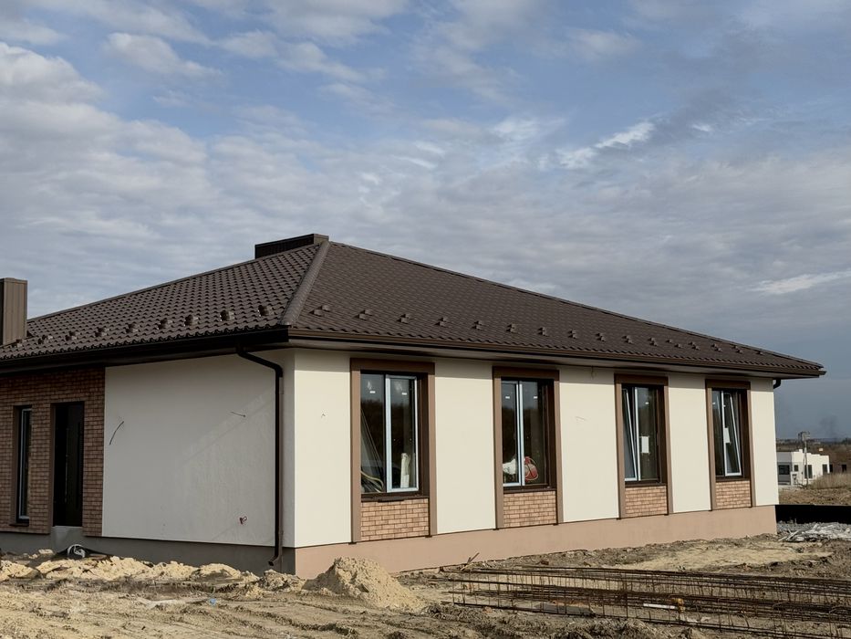 Продам котедж-двоян! З комунікаціями! Ділянка 4.5 сот
