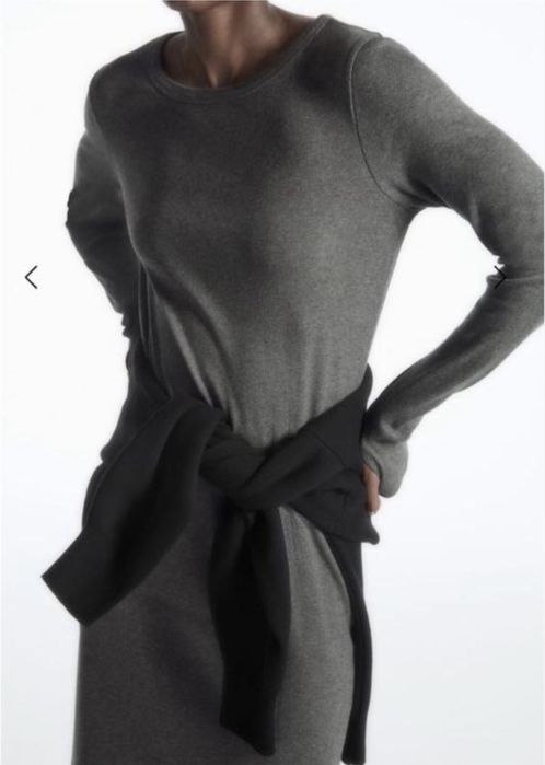 Довга сукня COS в рубчик