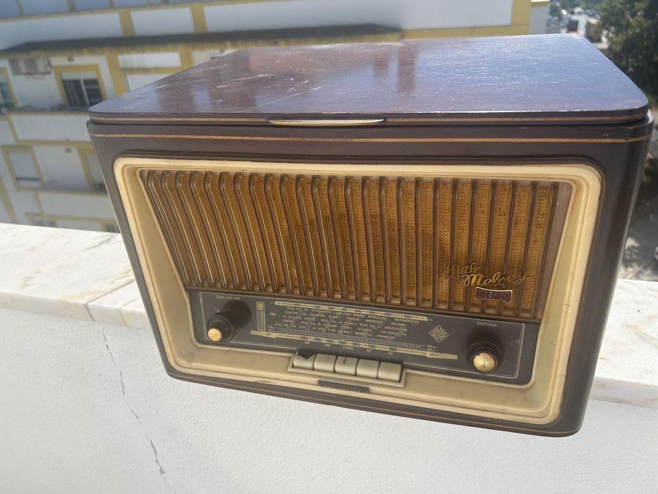 Rádio antigo, Telefunken com gira discos