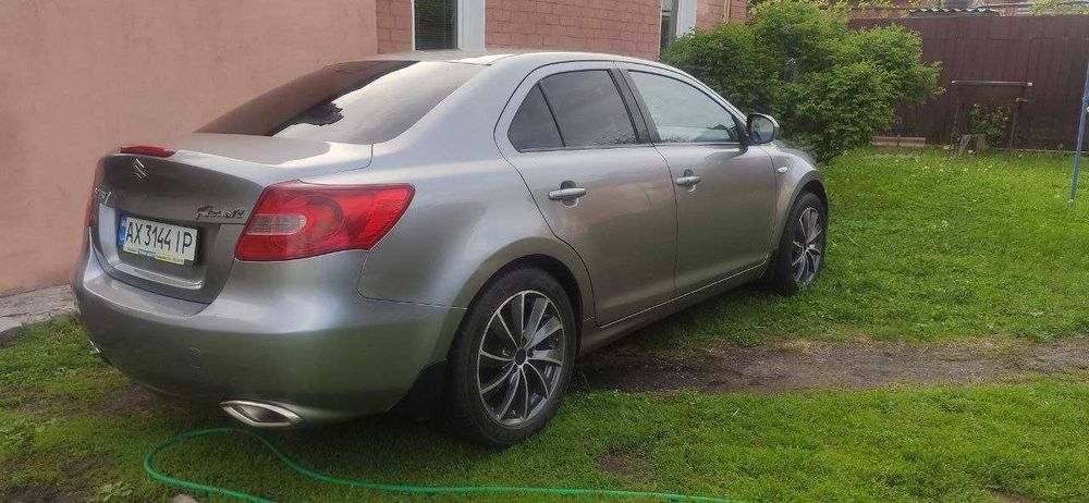 Suzuki Kizashi 2011