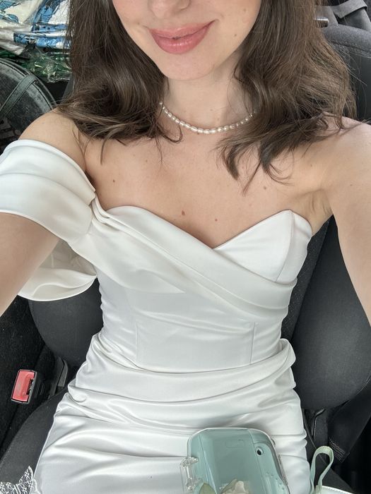 Дизайнерська молочно біла корсетна стильна сукня типу balykina