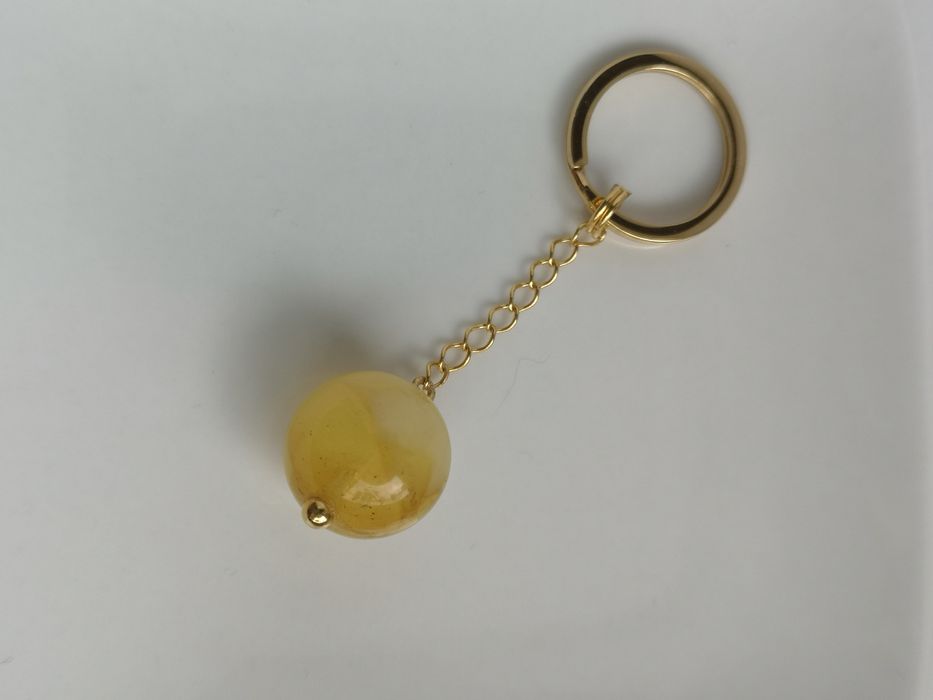 Brelok z bursztynem