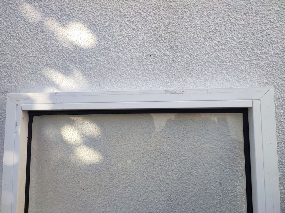 Janela de alumínio lacado branco fixa