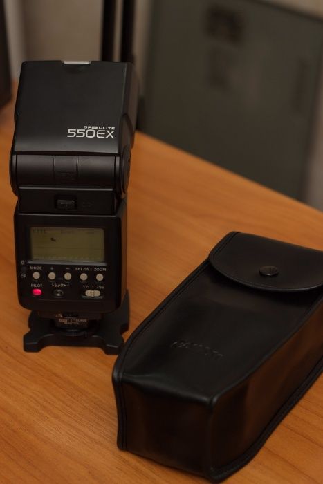 Фотовспышка Canon Speedlite 550ex