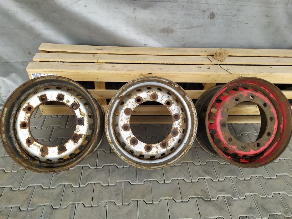 Грузовая резина шины Bridgestone 315/70 R22,5 рулевая тяга не дорого