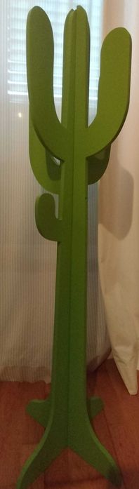 Cabide de pé Cato verde