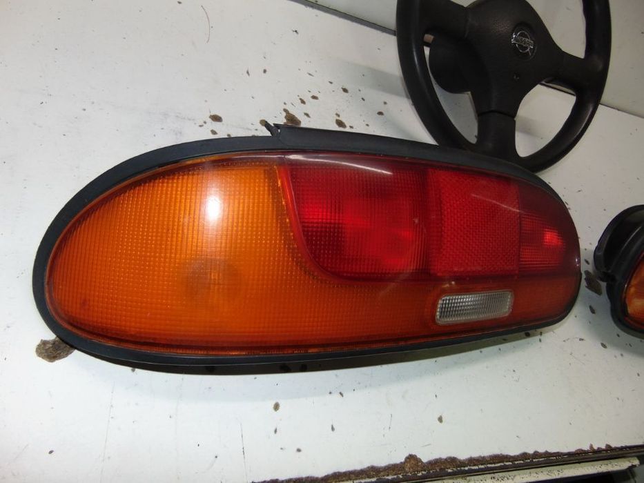 Nissan 100 nx farolins traseiros/Volante