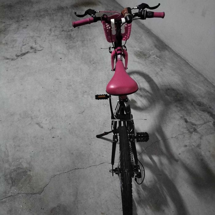 Bicicleta menina praticamente Nova