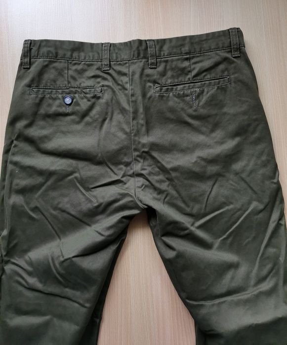 Calça chinos caqui