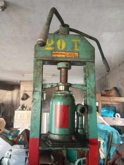 Prensa antiga de uvas