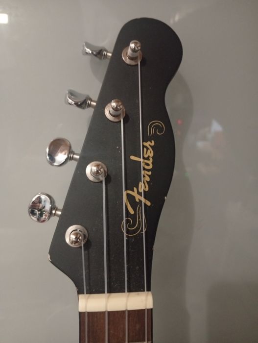 Ukulele Fender (Usado)