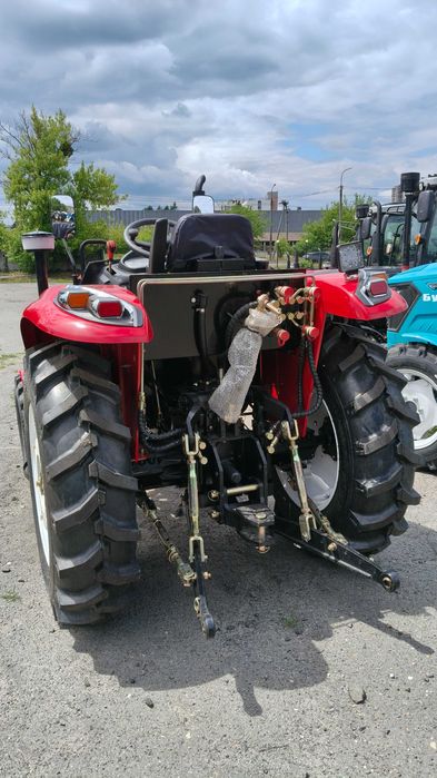 Трактор Сінтай XINGTAI XT-404R реверс рівна підлога примусова навіска
