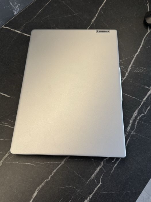 Продам ноутбук Lenovo IdeaPad Slim 5 16IRL8 (82XF)