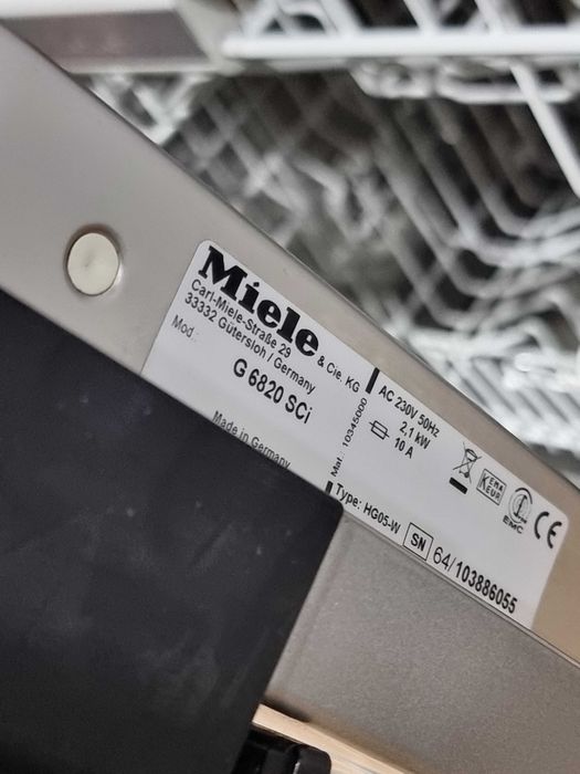 Zmywarka z widocznym panelem Miele G 6820 SCi, QuickPWash, AutoOpen