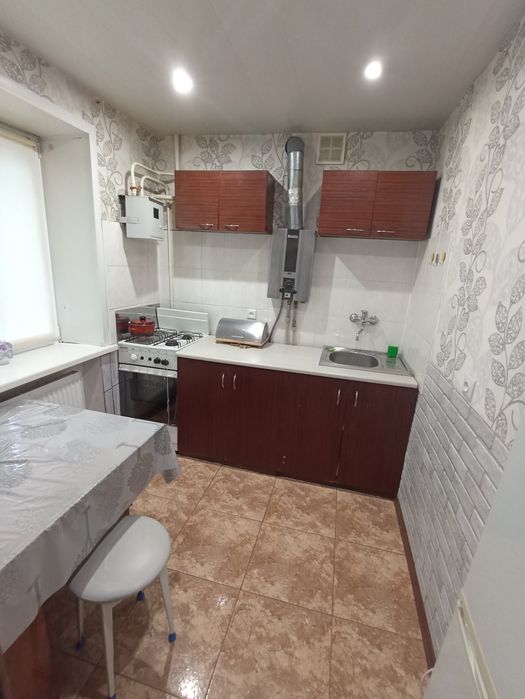 2к.  Цегляний будинок. Не торцева.