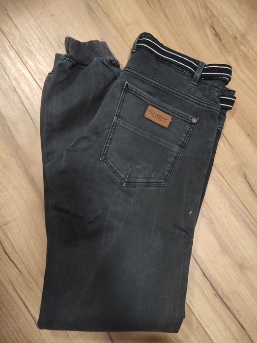 Spodnie męskie jeans pull&bear 38