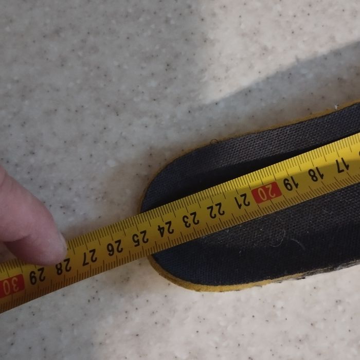 Кросівкі adidas 38.5