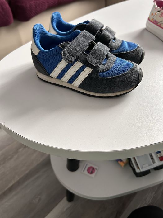 Дитяче взуття для дівчинки