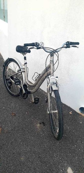 Vendo Bicicleta  Trek Navigator  roda 28