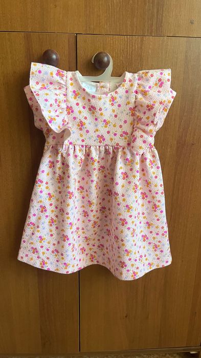 Сукня Zara Baby 12–18 міс (86 см), оригінал, виробництво Марокко. Ніжний квітковий принт.