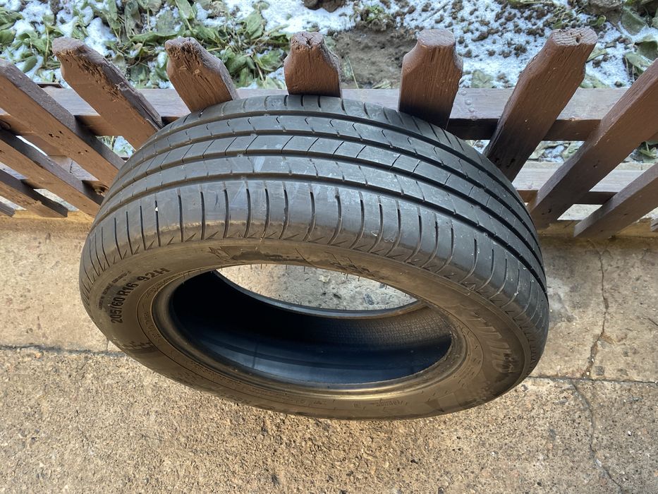 • Шина / Покрышка Kumho Ecsta HS51 205/65R16 92H 2020 год