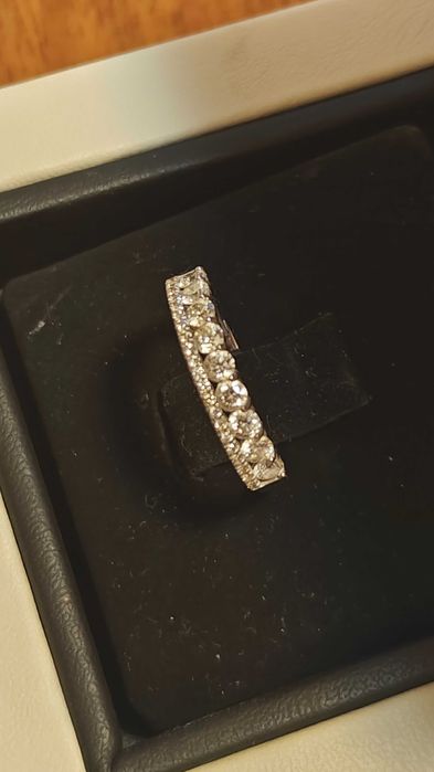 Sova, Каблучка із білого золота з діамантами