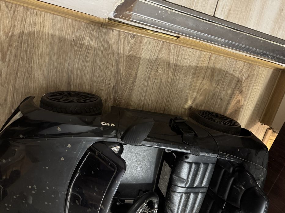 Samochód na akumulator dla dzieci Audi R8