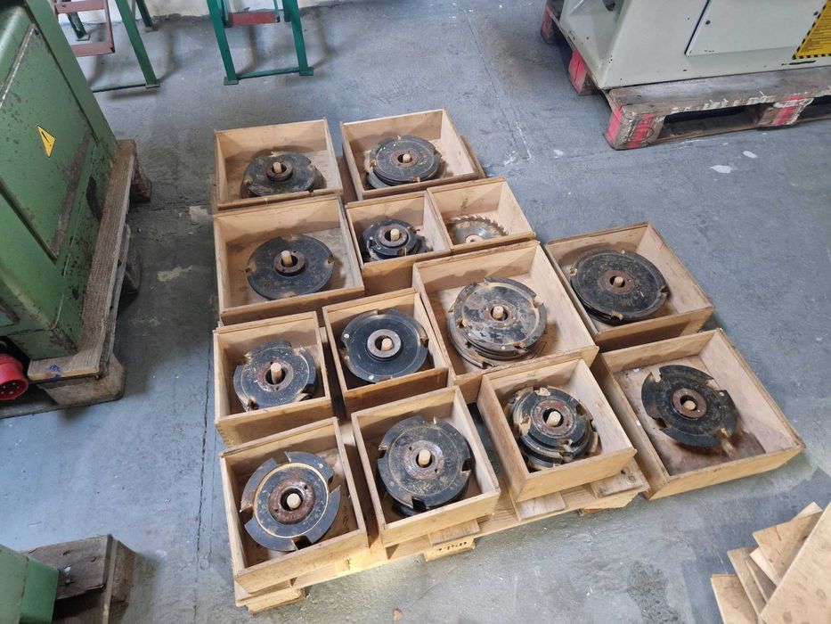 Frezarka do okien, frezy do okien, frezarka dolnowrzecionowa