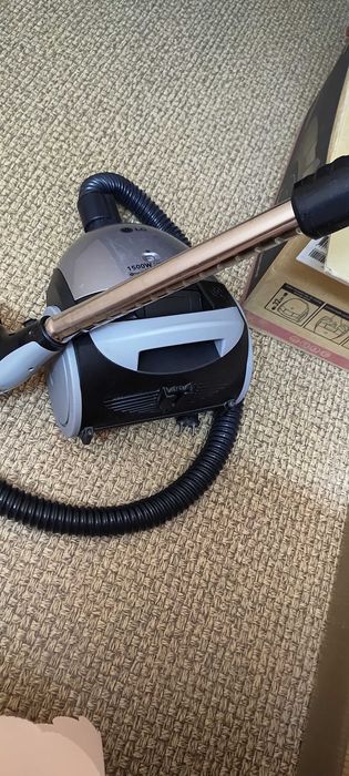 Пылесос LG 1500W  помощник для вашего дома.