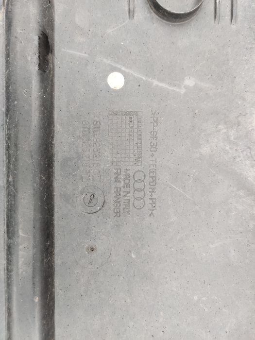 Obudowa osłona podwozia Audi A5 coupe 8T0