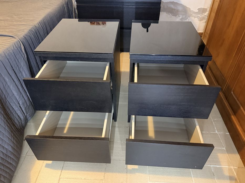 2 mesas de cabeceira MALM ikea + 2 vidros
