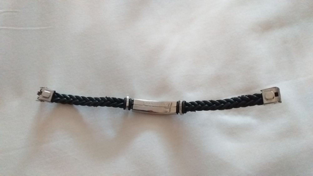 Pulseira de homem em aço e couro