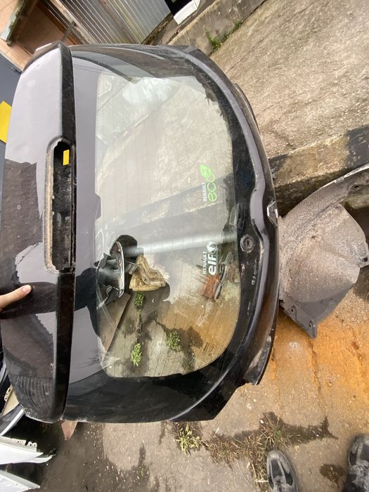 Скло задньої ляди Рено Меган 3