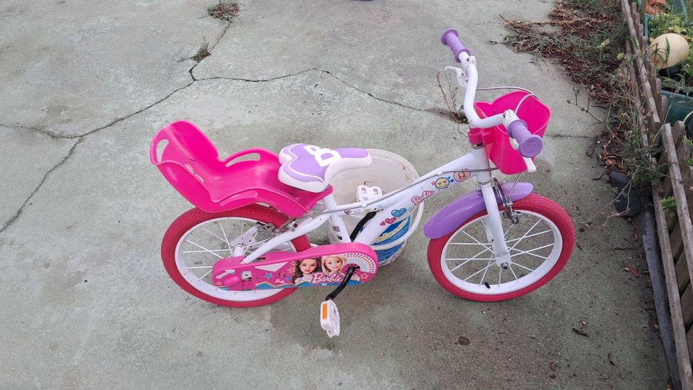 Bicicleta barbie com cesto e para menina