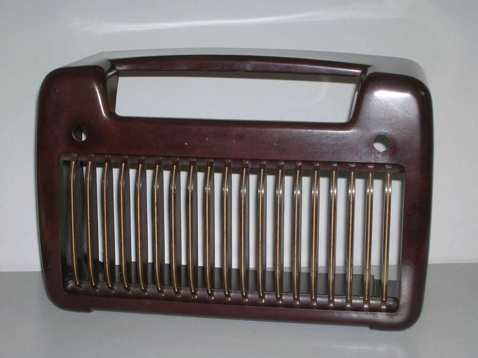 Caixa de rádio Schaub Lorenz modelo Viola em excelentes condições.
