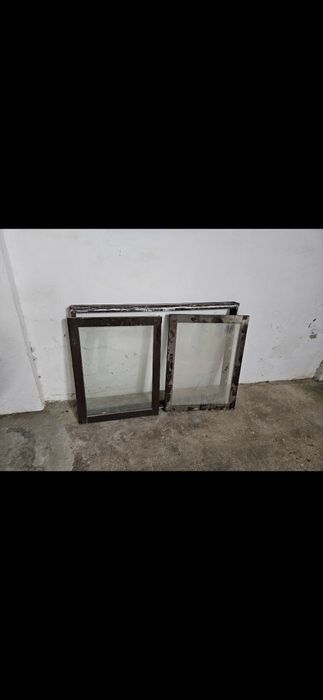 Janelas com aro e portada