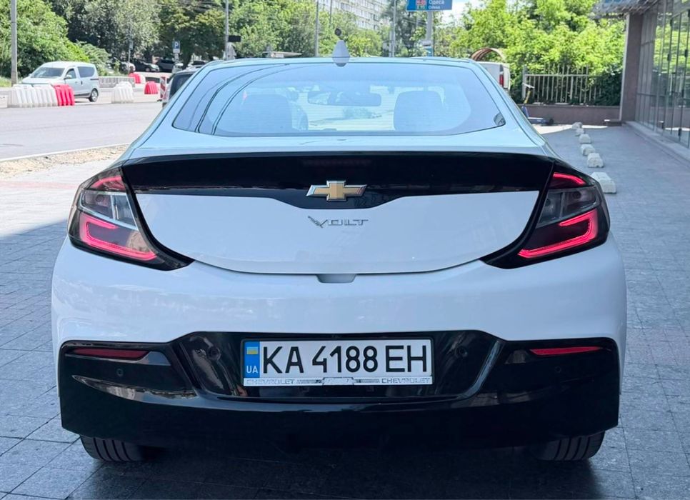 Шевроле Вольт -2