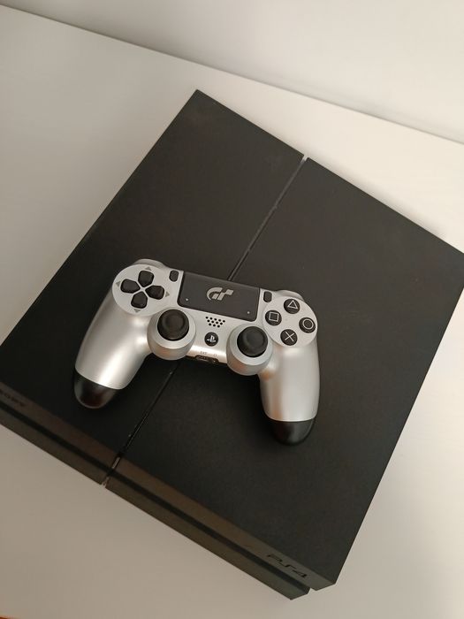 PlayStation 4 + 9 GIER | Pad | Kabel zasilający | Gotowy zestaw