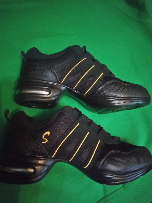 Сучасні жіночі джазовки для танців і фітнесу з м'якою підошвою