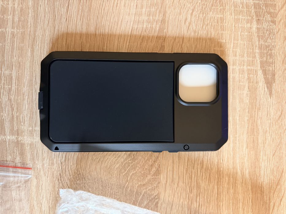 Capa Blindada de Alumínio e Vidro Temperado para iPhone 13 Pro Max (Nova)